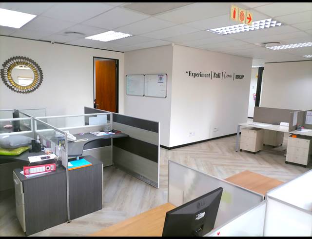 251M² CO-WORKING SPACE TO LET IN DIE HOEWES